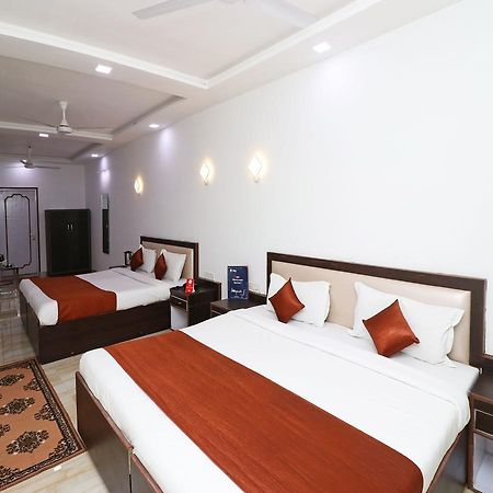 Oyo 11526 Hotel Apollo Agra  Buitenkant foto