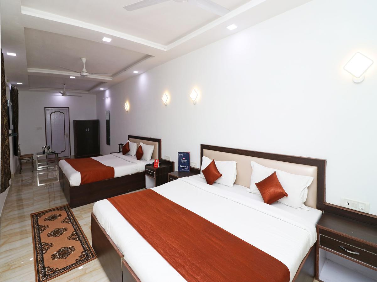 Oyo 11526 Hotel Apollo Agra  Buitenkant foto