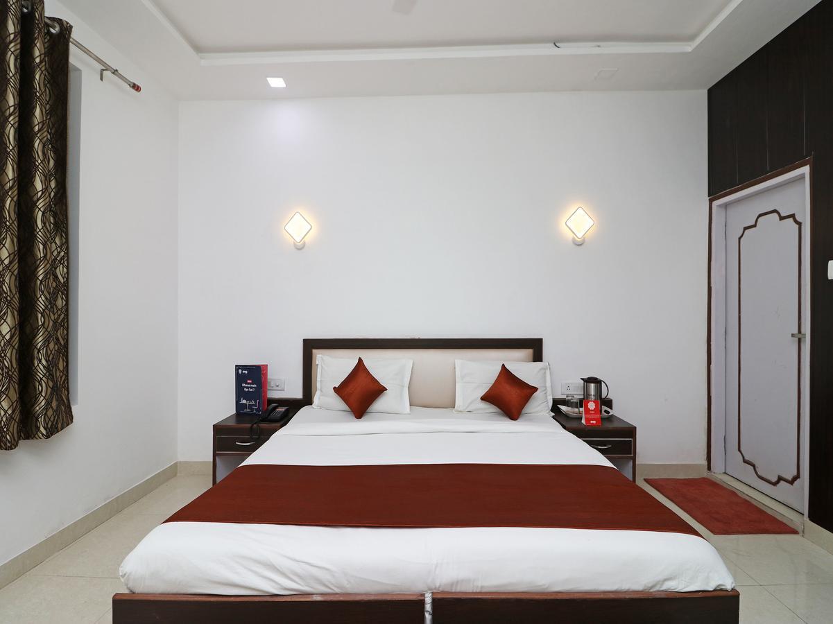 Oyo 11526 Hotel Apollo Agra  Buitenkant foto