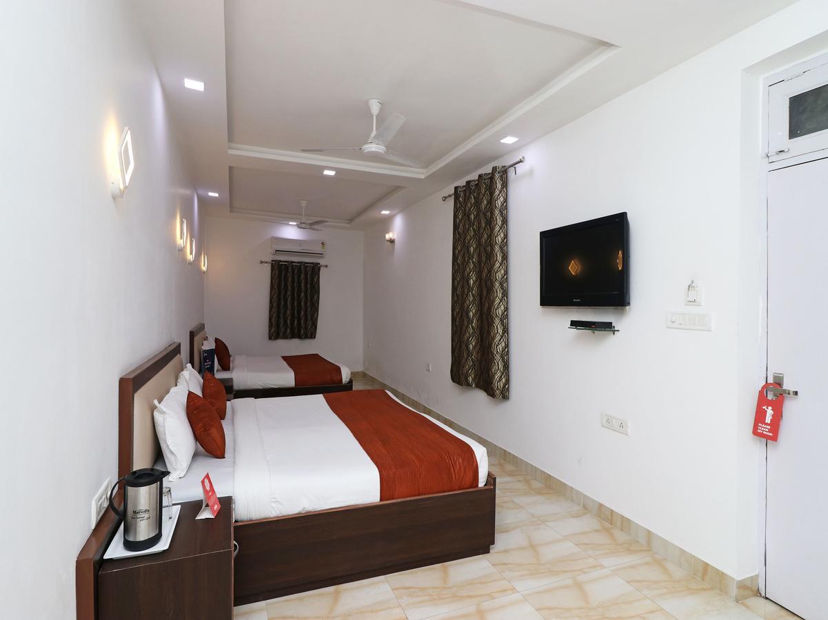 Oyo 11526 Hotel Apollo Agra  Buitenkant foto