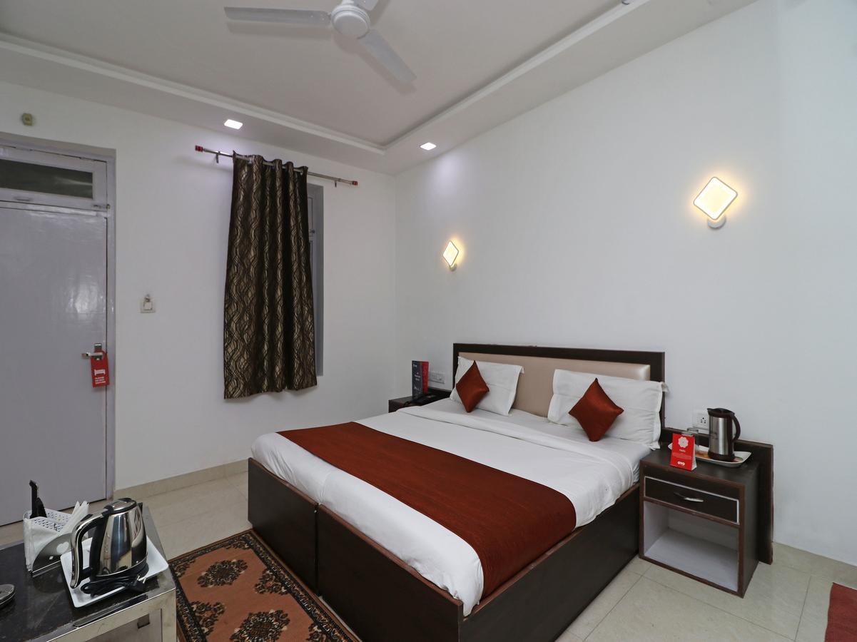 Oyo 11526 Hotel Apollo Agra  Buitenkant foto