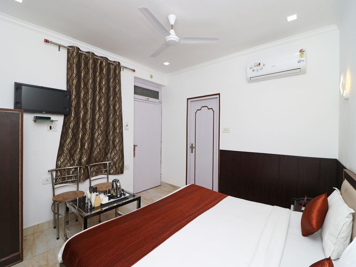 Oyo 11526 Hotel Apollo Agra  Buitenkant foto