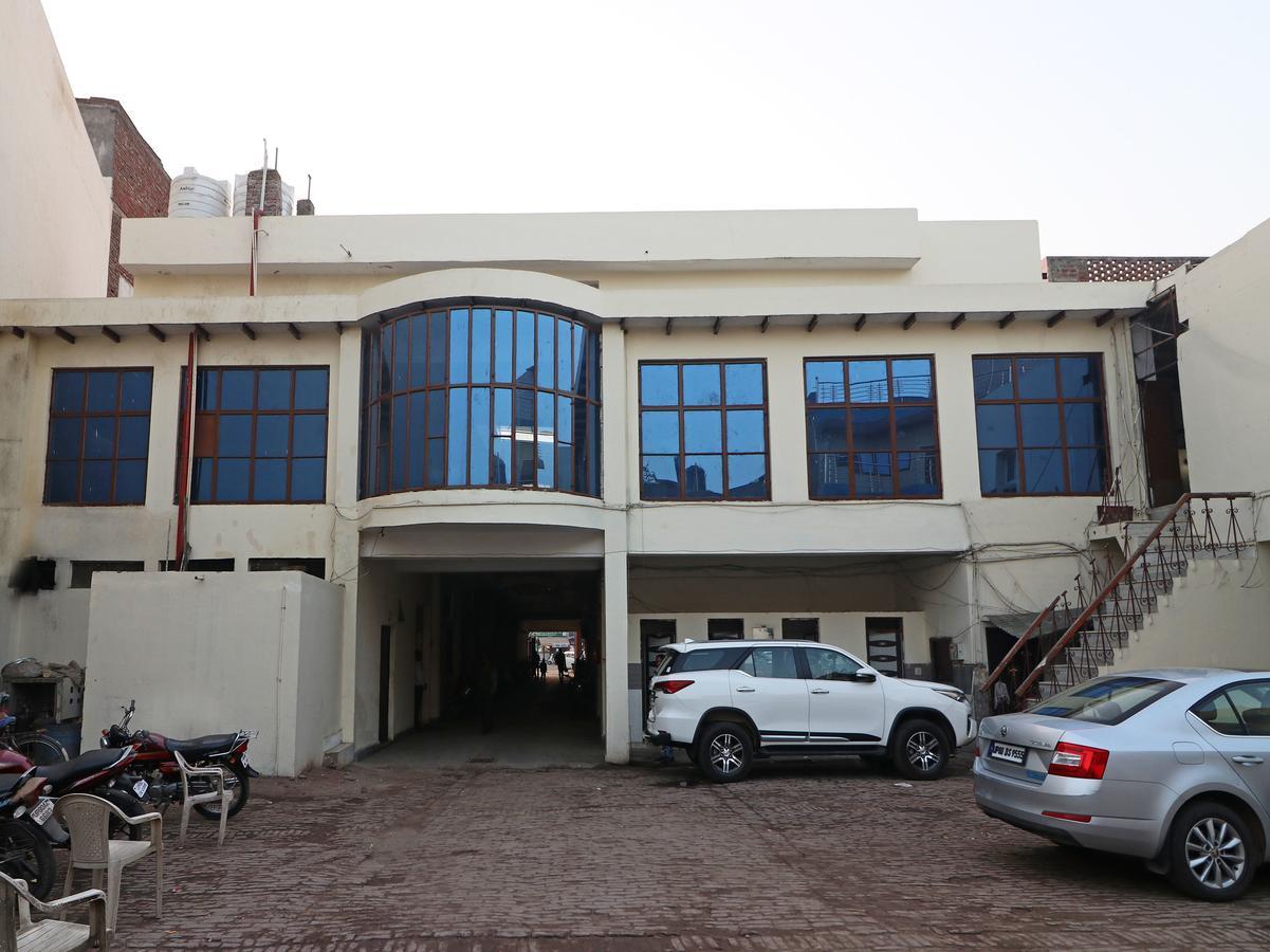 Oyo 11526 Hotel Apollo Agra  Buitenkant foto