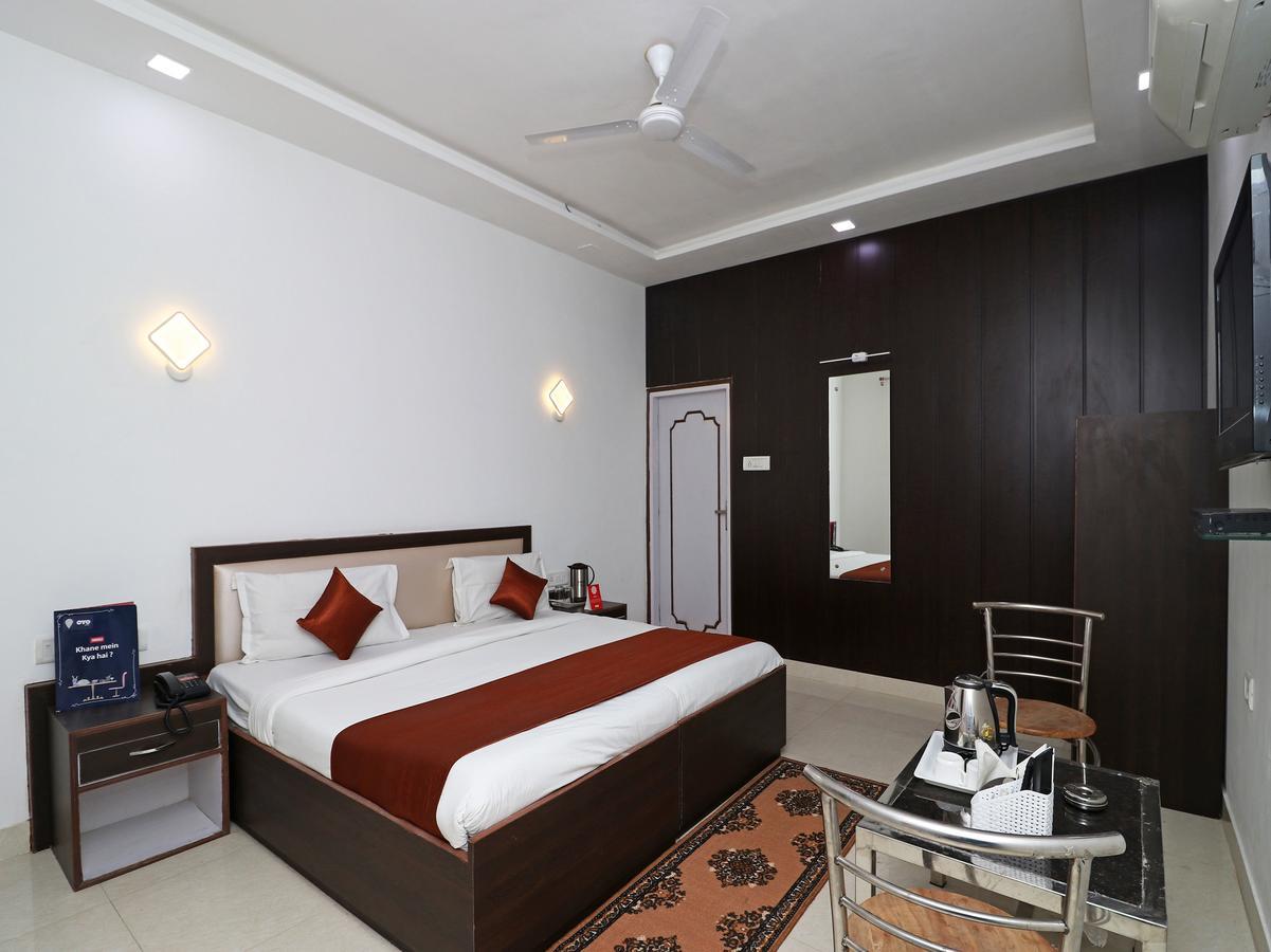 Oyo 11526 Hotel Apollo Agra  Buitenkant foto